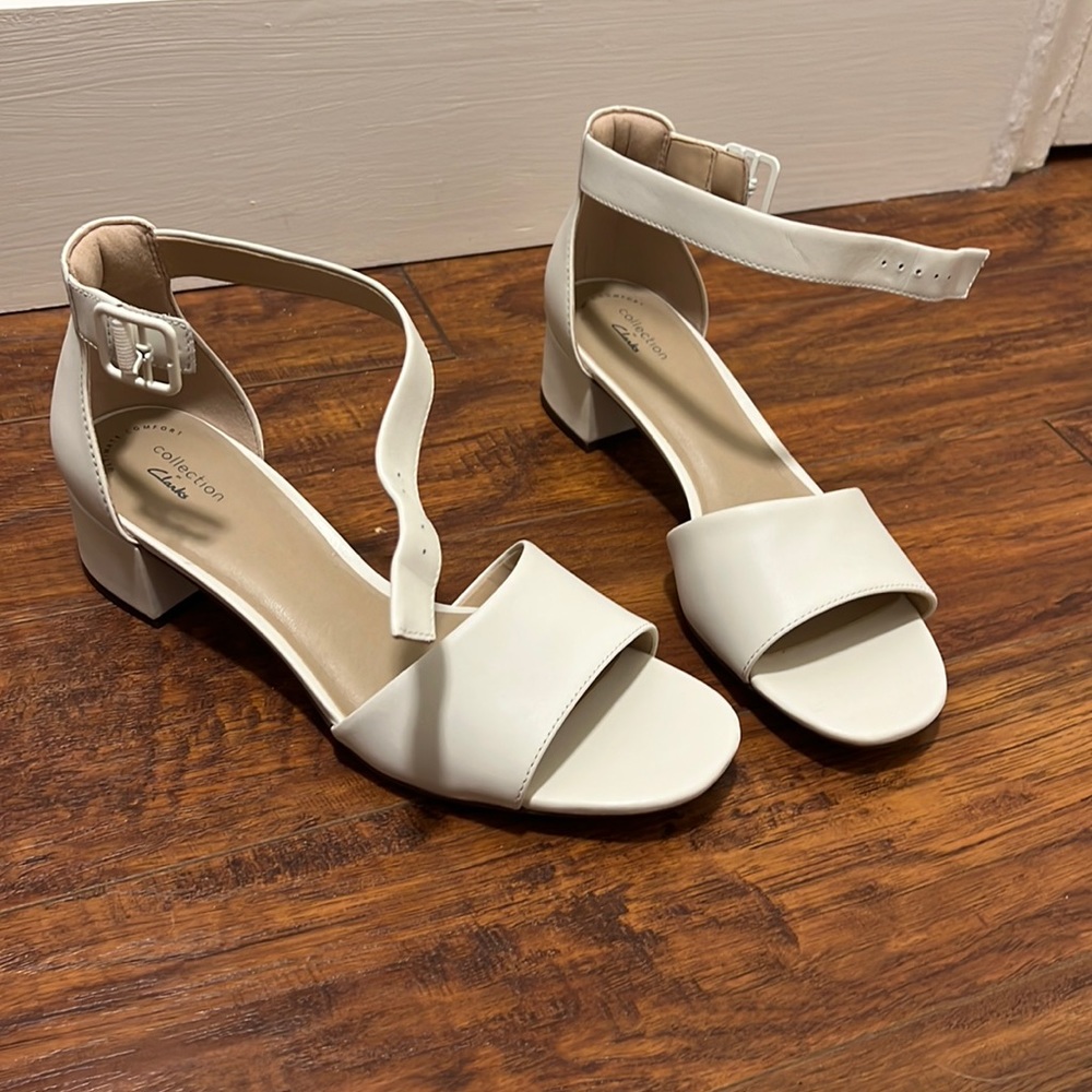 Clarks white strap block heels 1.5 inch